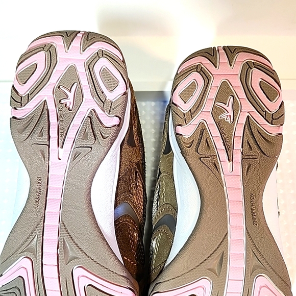 Danskin Now Shoes Womens 6 Leather Mesh Walking Brown Pink Atheleisure slip on - Picture 10 of 11